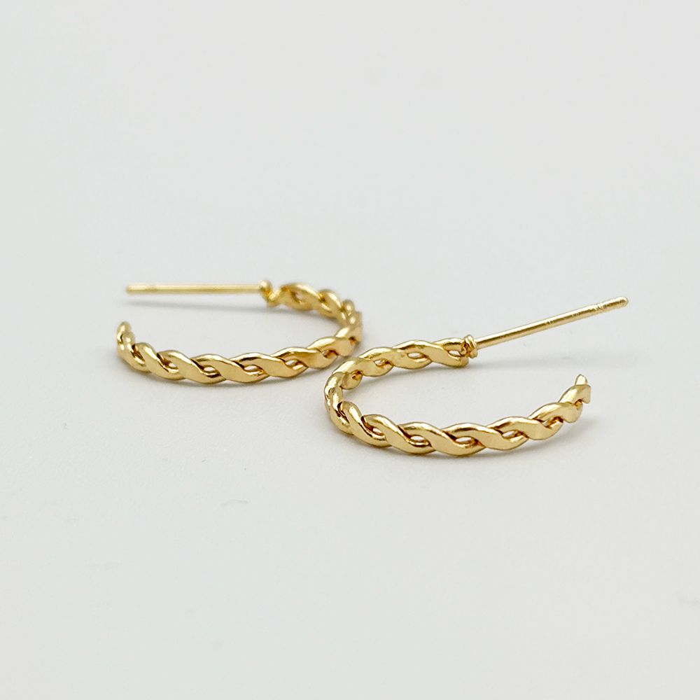 Radiant Twist 18K Gold Hoops