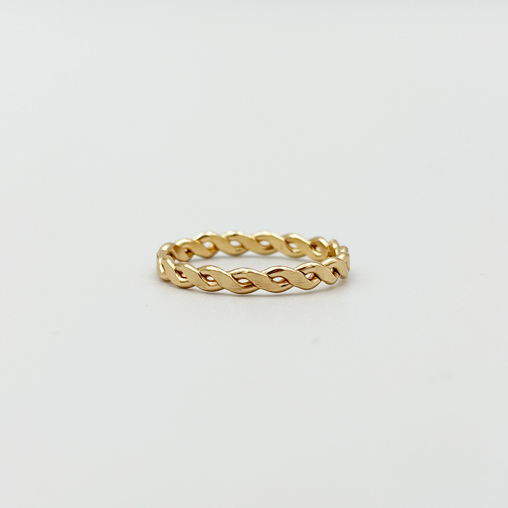 Twisted Knot Ring